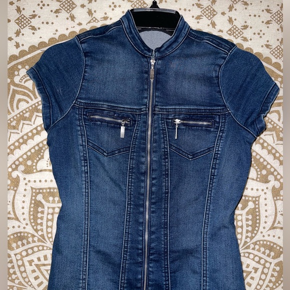 “GUESS” LADIES DARK WASHED ZIP-UP DENIM DRESS…SIZE XS (US) - Picture 3 of 8